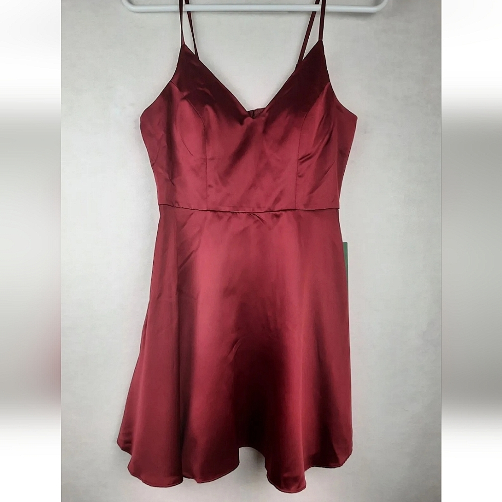 NWT B. Smart Red Ruby Mini Formal Dress Size 13 With Pockets and Padded Bra